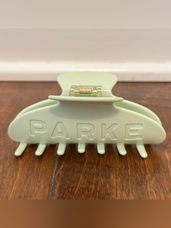 New Parke Claw Clip In Seafoam